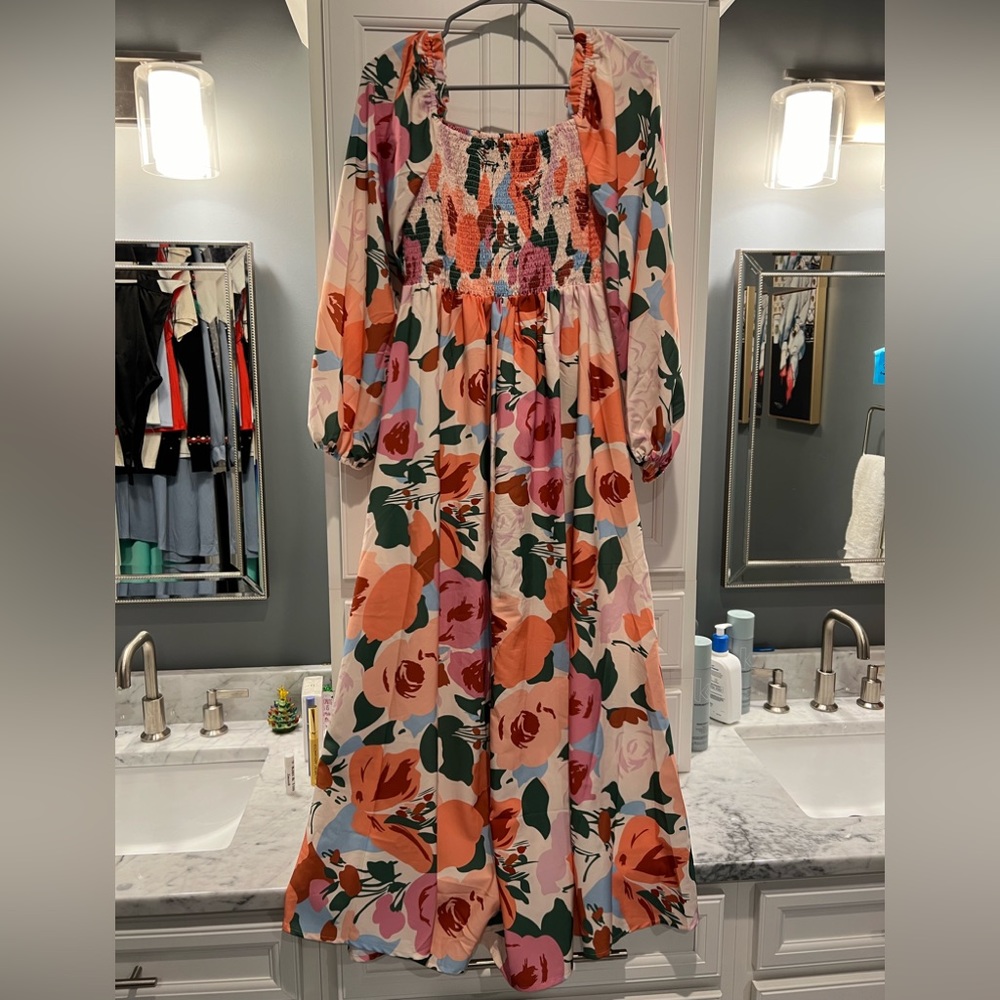 Pretty floral, flowy dress